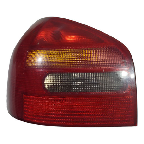 Lanterna Traseira Esquerda Audi A3 1997 A 2001  Esquerdo/motorista Tricolor